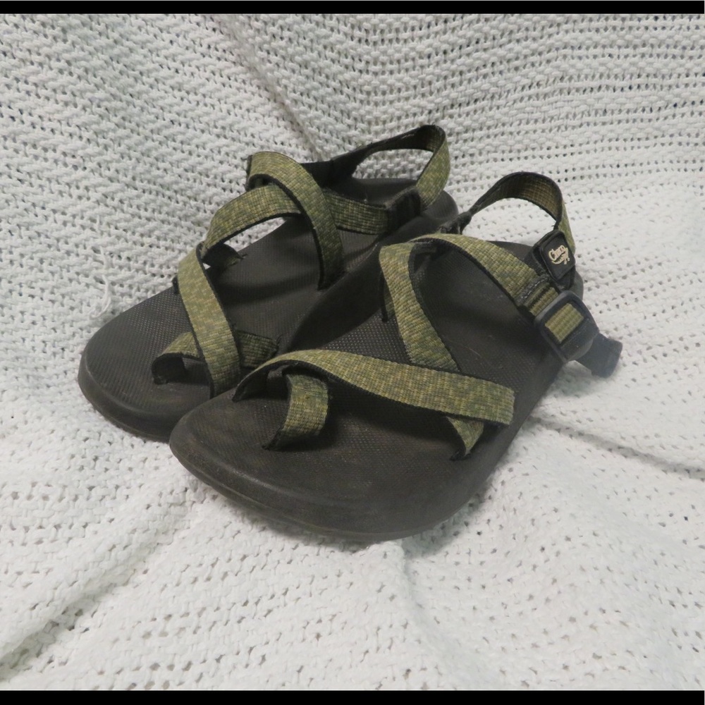 CHACOS men’s 7 or women’s 9